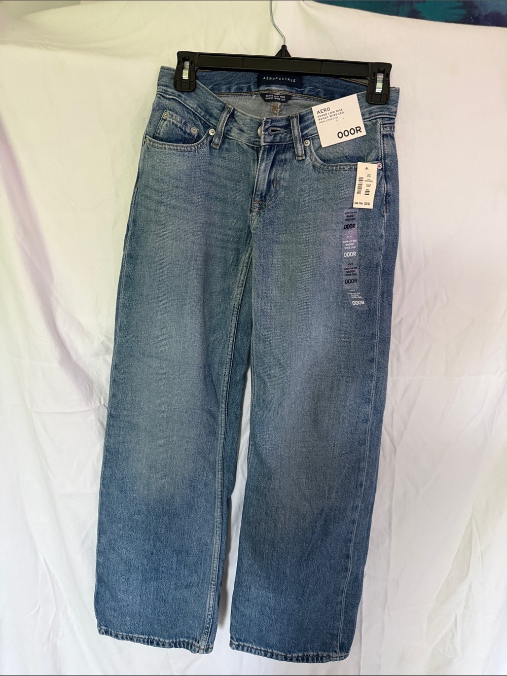 Aeropostale Women's Light Blue Straight Leg Jeans